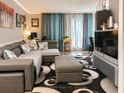 1210 Radom Street 302, Pickering, On L1w 2z3