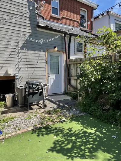 88 Lamb Avenue Basement, Toronto, On M4j 4m3