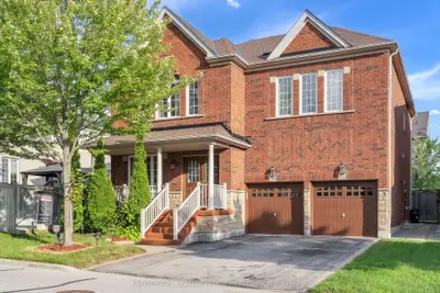 16 Bicknell Court, Ajax, On L1t 0g3