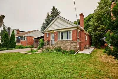 16 Mccowan Road, Toronto, On M1m 3l8