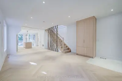 34 Hiawatha Road, Toronto, On M4l 2x8