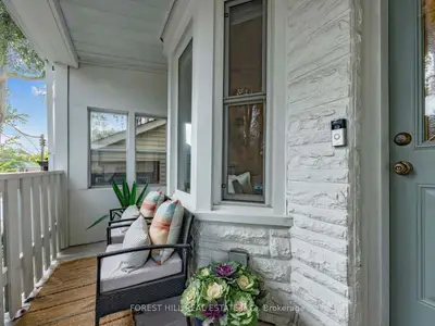 84 Walpole Avenue, Toronto, On M4l 2j1