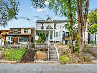 84 Walpole Avenue, Toronto, On M4l 2j1