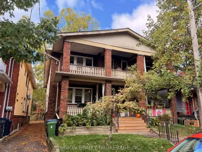 54 Wineva Avenue Upper, Toronto, On M4e 2t2