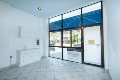 2373 Queen Street E, Toronto, On M4e 1h2
