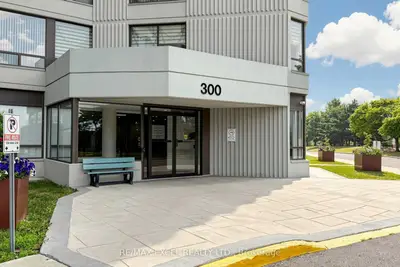 300 Alton Towers Circle 1403, Toronto, On M1v 4x9