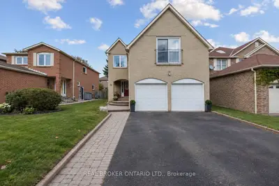 22 Ravenscroft Road, Ajax, On L1t 1v6