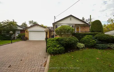 4 Hughes Place, Toronto, On M1r 2b8