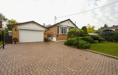 4 Hughes Place, Toronto, On M1r 2b8