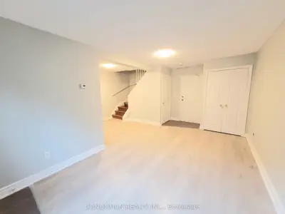 477 Dean Avenue 29, Oshawa, On L1h 3e4