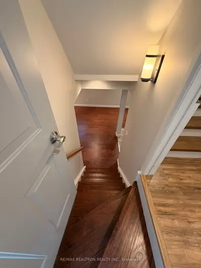 105 Chatfield Drive, Ajax, On L1t 2j2