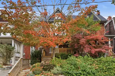 6 Sandford Avenue, Toronto, On M4l 2e7
