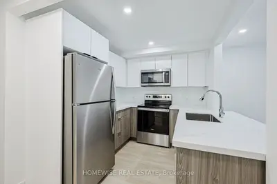 100 Liberty Street N 7a, Clarington, On L1c 2m1