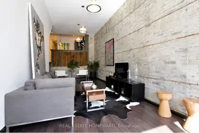 726 Gerrard Street E Main, Toronto, On M4m 1y3