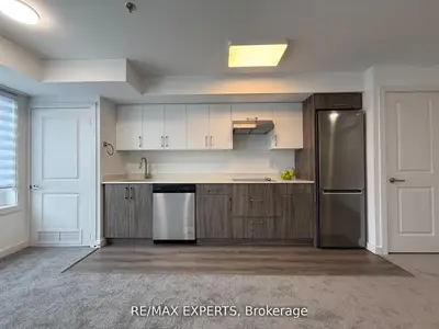 45 Connaught Avenue 104, Toronto, On M4l 2v8