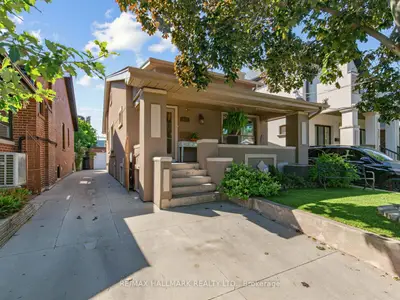 297 Strathmore Boulevard, Toronto, On M4j 1p9
