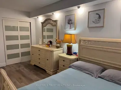 55 Bamburgh Circle 1209, Toronto, On M1w 3v4