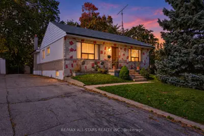 12 Adanac Drive, Toronto, On M1m 2e4