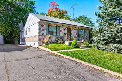 12 Adanac Drive, Toronto, On M1m 2e4