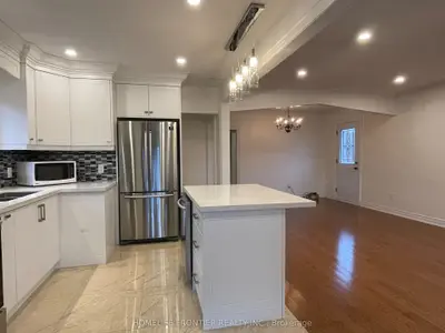 10 Edge Park Avenue Upper, Toronto, On M1l 2e5