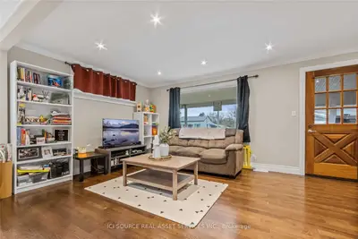 1015 King Street Main Fl, Whitby, On L1n 5a7