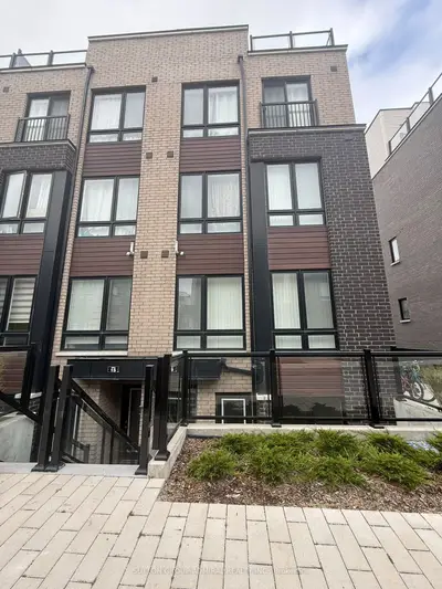 235 Mclevin Avenue 19, Toronto, On M1b 1e7