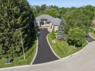 26 Hanover Court, Whitby, On L1n 7j2