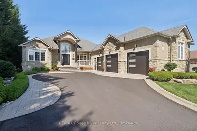 26 Hanover Court, Whitby, On L1n 7j2