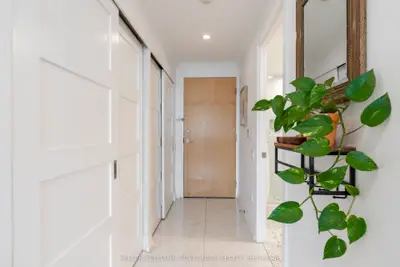 1048 Broadview Avenue 1802, Toronto, On M4k 2b8