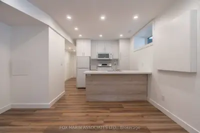 42 Sandford Avenue B, Toronto, On M4l 2e7