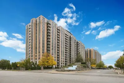 18 Mondeo Drive 330, Toronto, On M1p 5c8