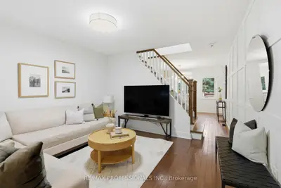 81 Alton Avenue, Toronto, On M4l 2m3