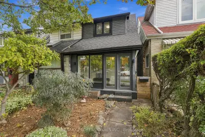 81 Alton Avenue, Toronto, On M4l 2m3