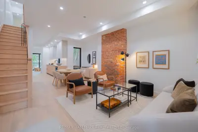 71 Langley Avenue, Toronto, On M4k 1b4