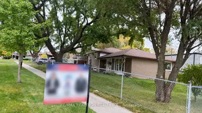 1 Rosegrove Place, Toronto, On M1s 1w5