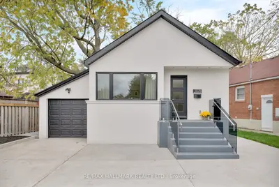 1075 Greenwood Avenue, Toronto, On M4j 4e2