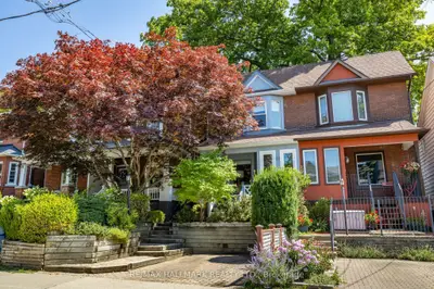 55 Waverley Road, Toronto, On M4l 3t2