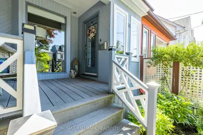 55 Waverley Road, Toronto, On M4l 3t2