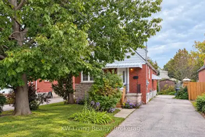 20 Gardens Crescent Bsmt, Toronto, On M4b 1t5