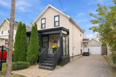 123 Barrie Avenue, Oshawa, On L1h 2l4