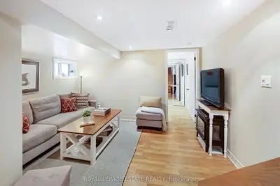 4 Linton Avenue Bsmt, Toronto, On M1n 1w6
