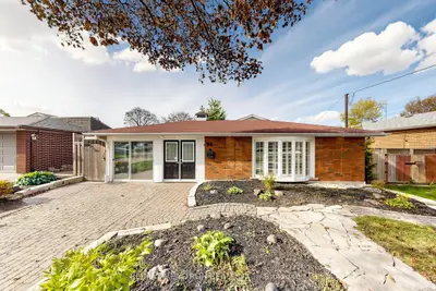 98 Thorncliffe Street, Oshawa, On L1h 7h2