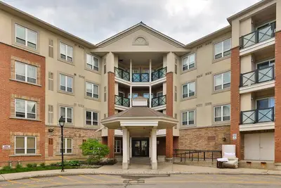 10 Mendelssohn Street 427, Toronto, On M1l 0g7
