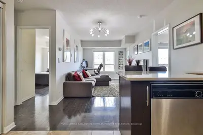 10 Mendelssohn Street 427, Toronto, On M1l 0g7