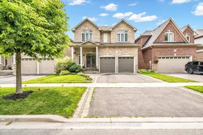 47 Holyrod Drive, Clarington, On L1e 0g4