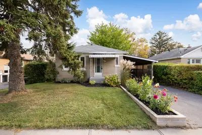 28 Forest Road, Ajax, On L1s 2n3