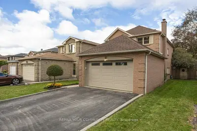 30 Radford Drive, Ajax, On L1t 2h8