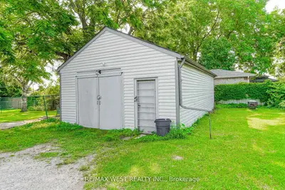 489 Dean Avenue, Oshawa, On L1h 3e6