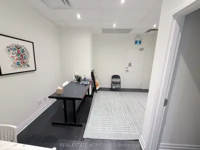 751 Pape Avenue 204, Toronto, On M3k 3t1