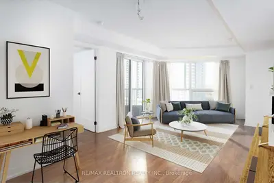 151 Village Green Square 907, Toronto, On M1s 0k5
